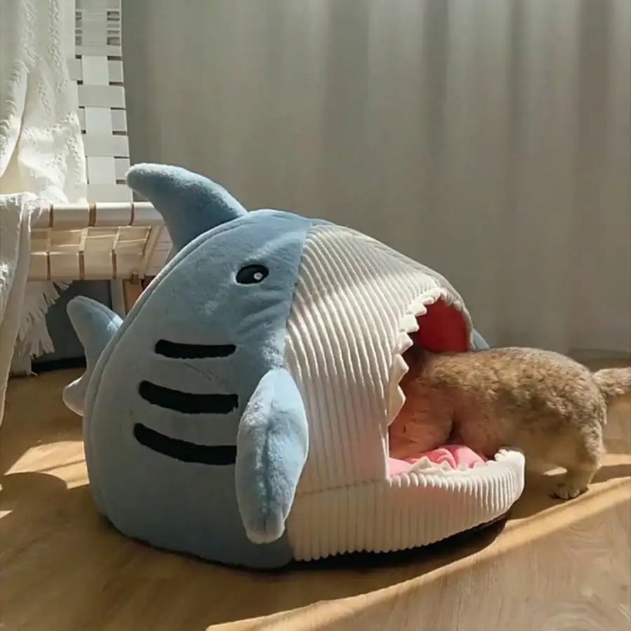 Shark-Shaped Enclosed Pet Bed For Dogs & Cats - Ultra Soft Thermostatic Warmth, Strong Wrap Feeling & Sense Of Security, All-Season Universal Cozy Pet Nest For Dog Daycare & Pet Boarding, Size: 15.75x15.75x11.81 In