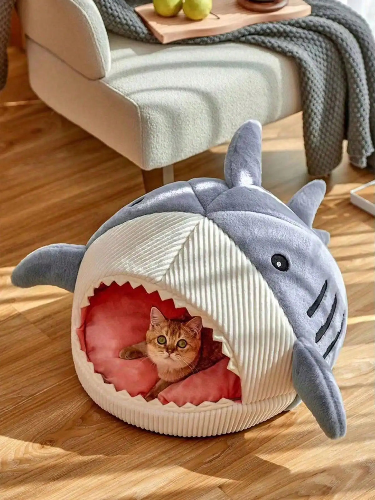 Shark-Shaped Enclosed Pet Bed For Dogs & Cats - Ultra Soft Thermostatic Warmth, Strong Wrap Feeling & Sense Of Security, All-Season Universal Cozy Pet Nest For Dog Daycare & Pet Boarding, Size: 15.75x15.75x11.81 In
