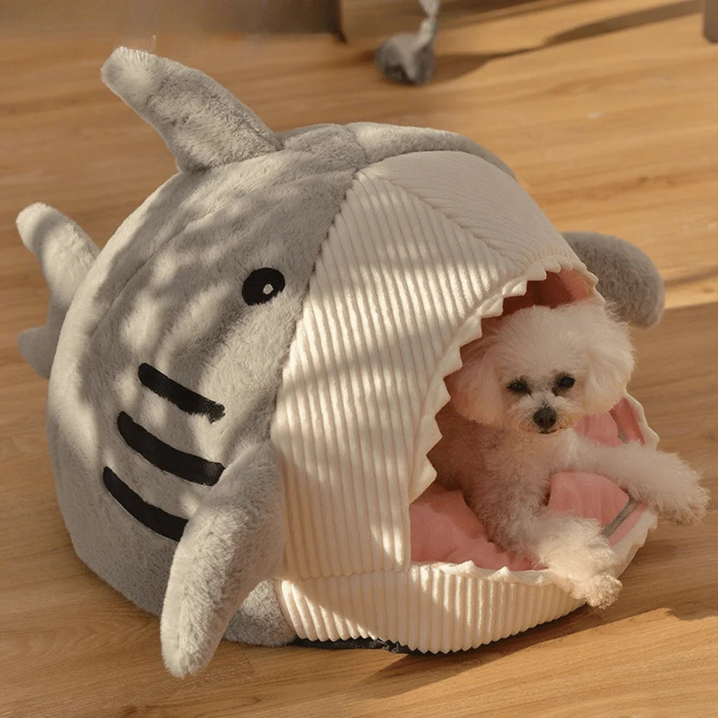 Shark-Shaped Enclosed Pet Bed For Dogs & Cats - Ultra Soft Thermostatic Warmth, Strong Wrap Feeling & Sense Of Security, All-Season Universal Cozy Pet Nest For Dog Daycare & Pet Boarding, Size: 15.75x15.75x11.81 In